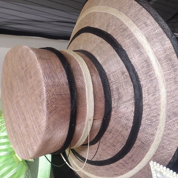 Hat - Picture 2 of 3